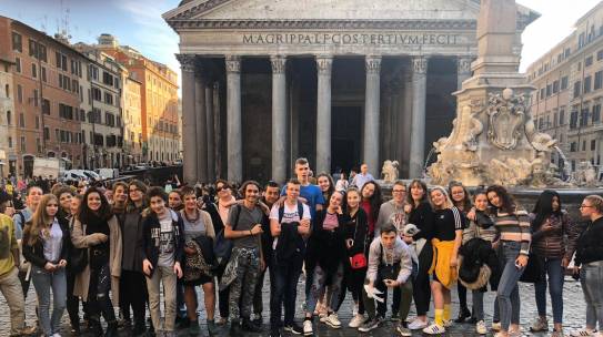 I NOSTRI RAGAZZI DELLE SECONDE A ROMA PER IL GEMELLAGGIO CON IL LICEO STATALE ”RIPETTA”